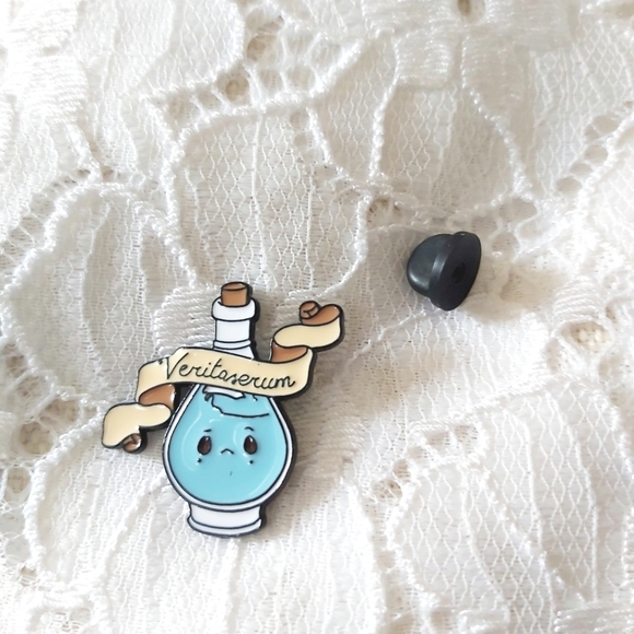 Only 2 left❗⭐Harry Potter Potion Enamel Pin - Picture 2 of 8